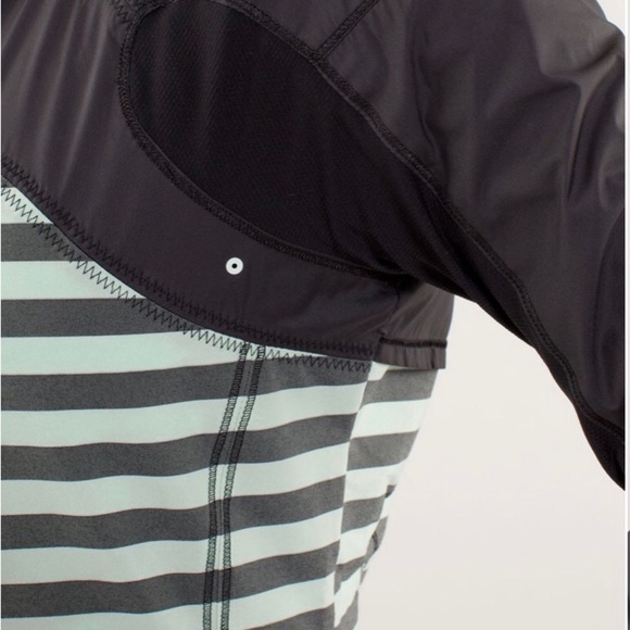 Lululemon Run : Get up and glow jacket mint moment size 6 - Picture 6 of 14